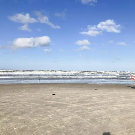 Vakantiehuis Relaxed Summer House By The North Sea *